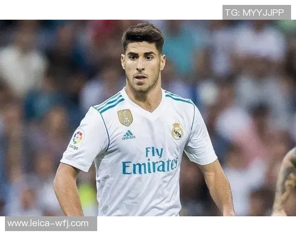 哈维西蒙斯：新生代球星的崛起与未来发展潜力分析